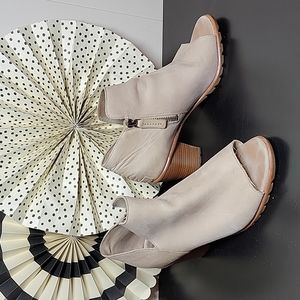 Sorel Nadia Heeled Peep Toe Booties Size 11